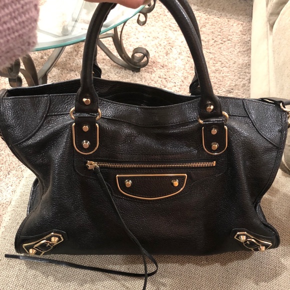 balenciaga metallic edge city size